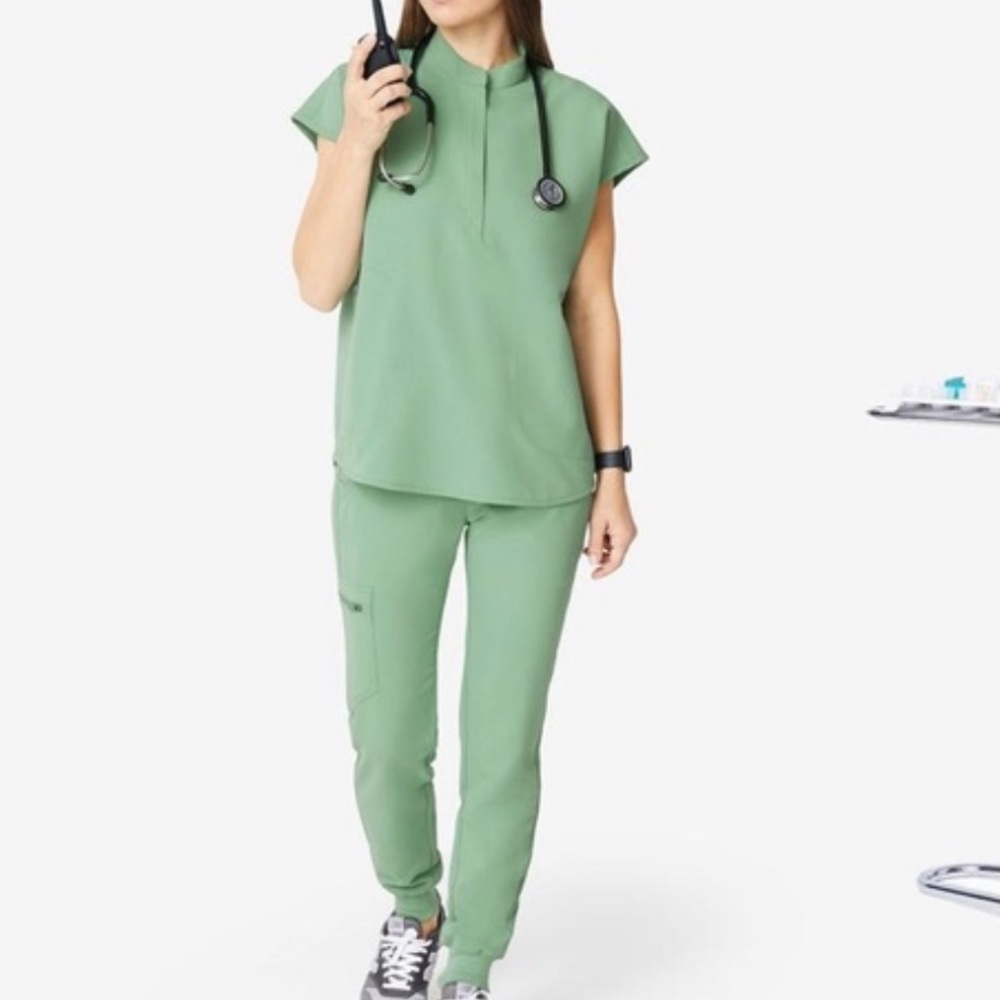 Figs Jade Scrub Set